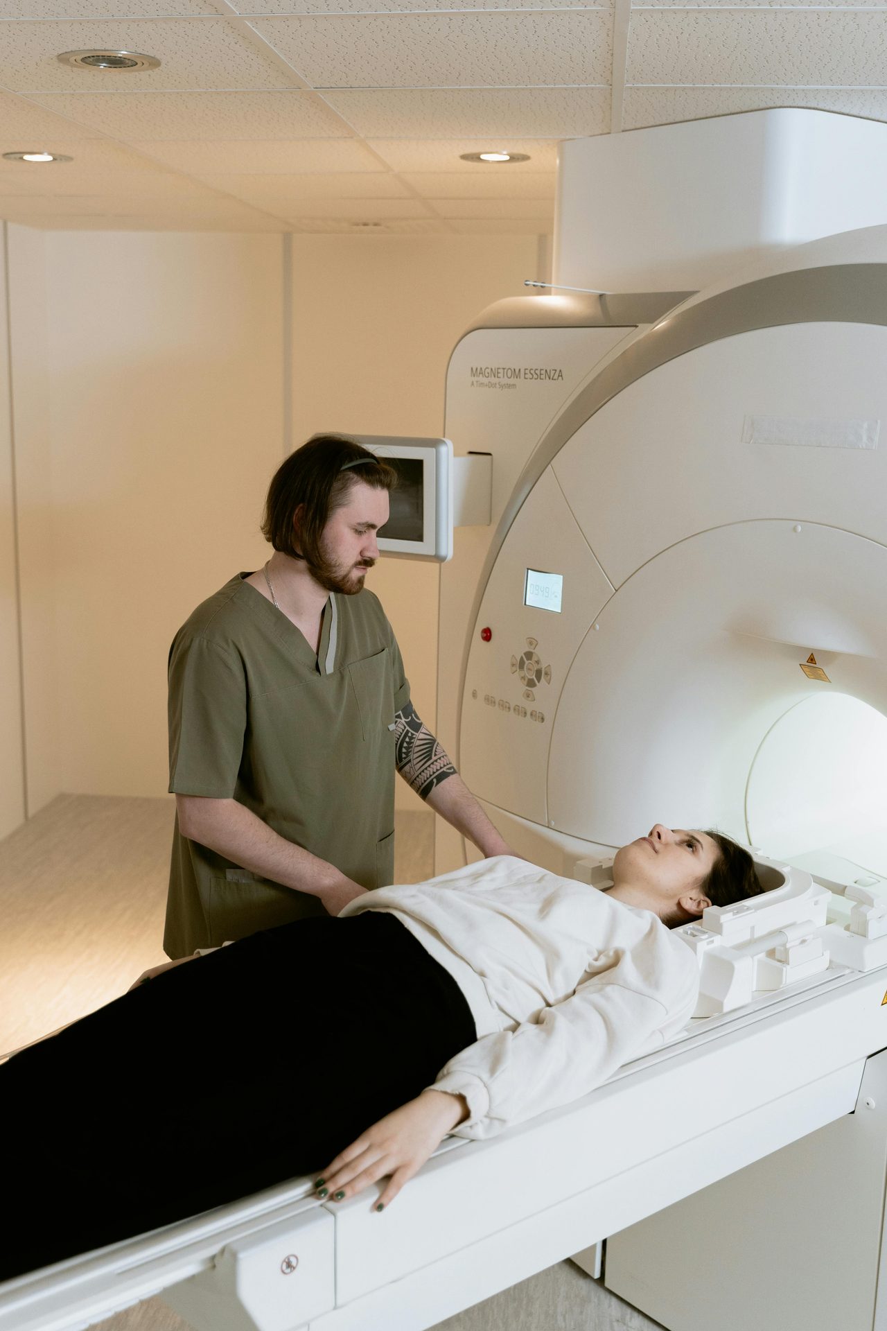 IRM mammaire — accompagnement bienveillant par le manipulateur radio